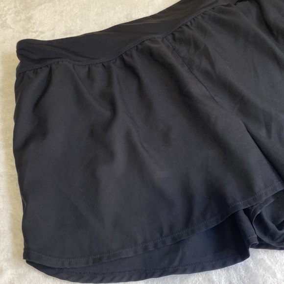 Nike Women’s Running Shorts Size 1X - Picture 4 of 12